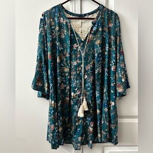 Vintage Umgee Teal and White Lace Tunic Butterfly Sleeve Top - Large - Like New